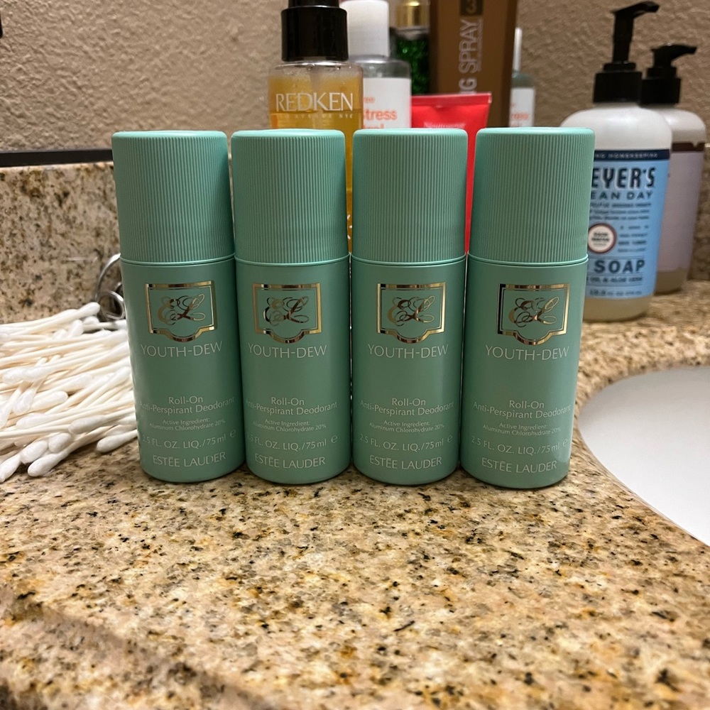 This product has been sold already. Made two listings and I can’t delete this.